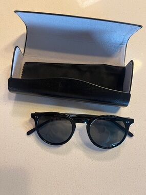Quince Black Round Polarized Sunglasses with Case